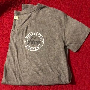 Hollister v-neck tee